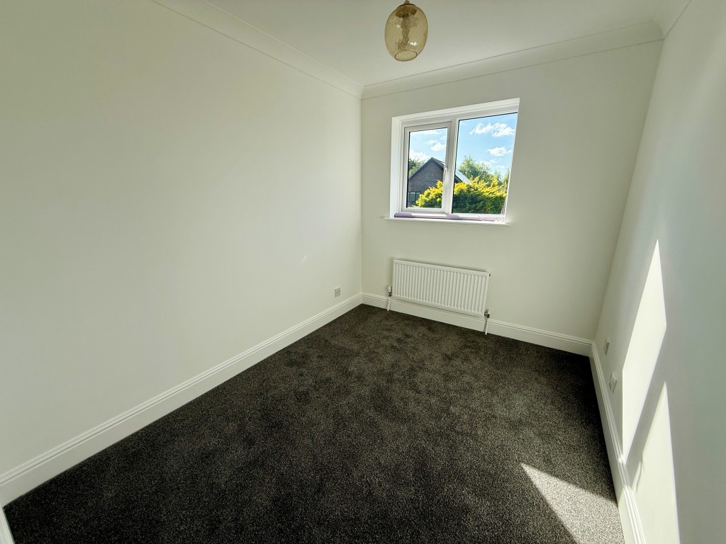 Lot: 141 - DETACHED FOUR-BEDROOM HOUSE - Bedroom three